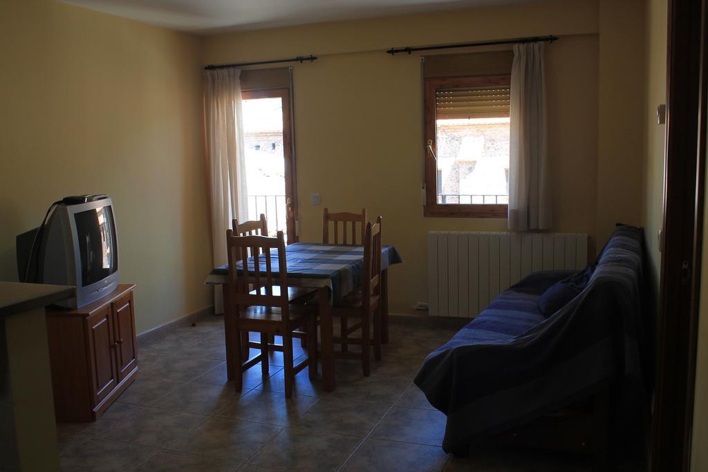 Apartamentos Turisticos Rosario Камарена де ла Сиера Стая снимка