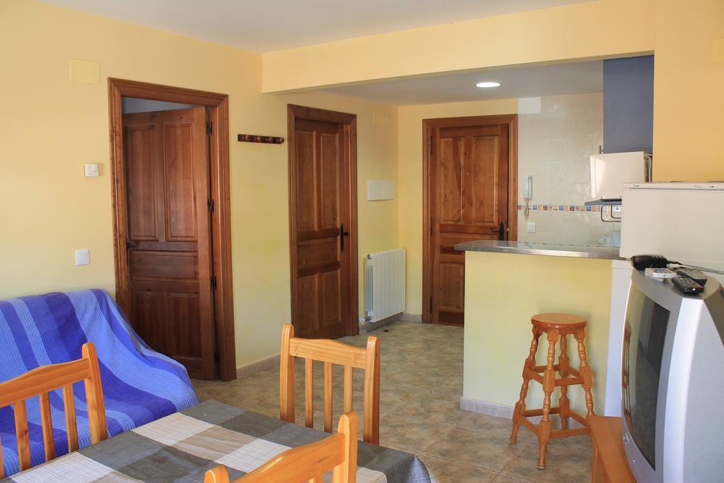 Apartamentos Turisticos Rosario Камарена де ла Сиера Стая снимка