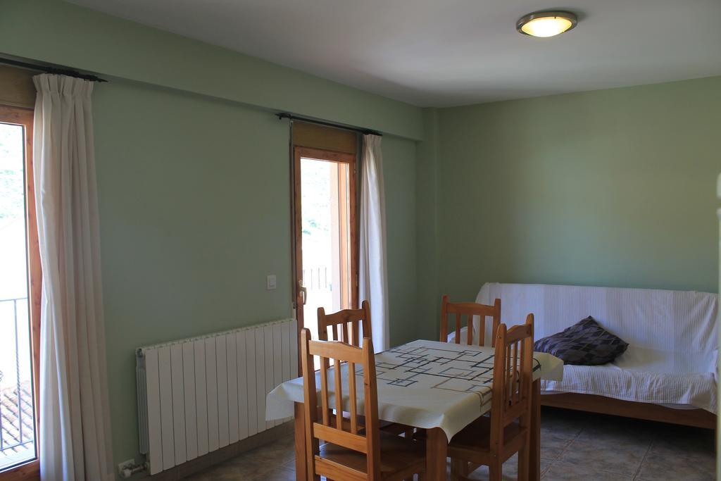 Apartamentos Turisticos Rosario Камарена де ла Сиера Стая снимка