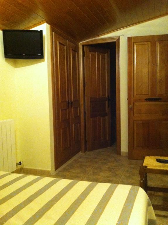 Apartamentos Turisticos Rosario Камарена де ла Сиера Екстериор снимка