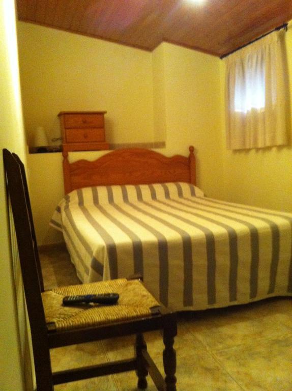 Apartamentos Turisticos Rosario Камарена де ла Сиера Екстериор снимка